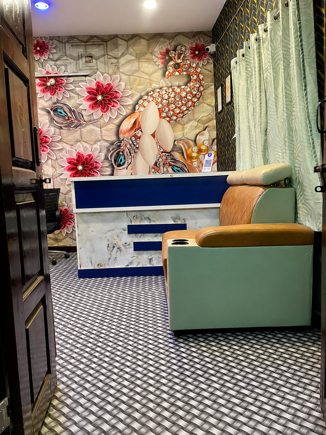 Spa corridor and interior detail