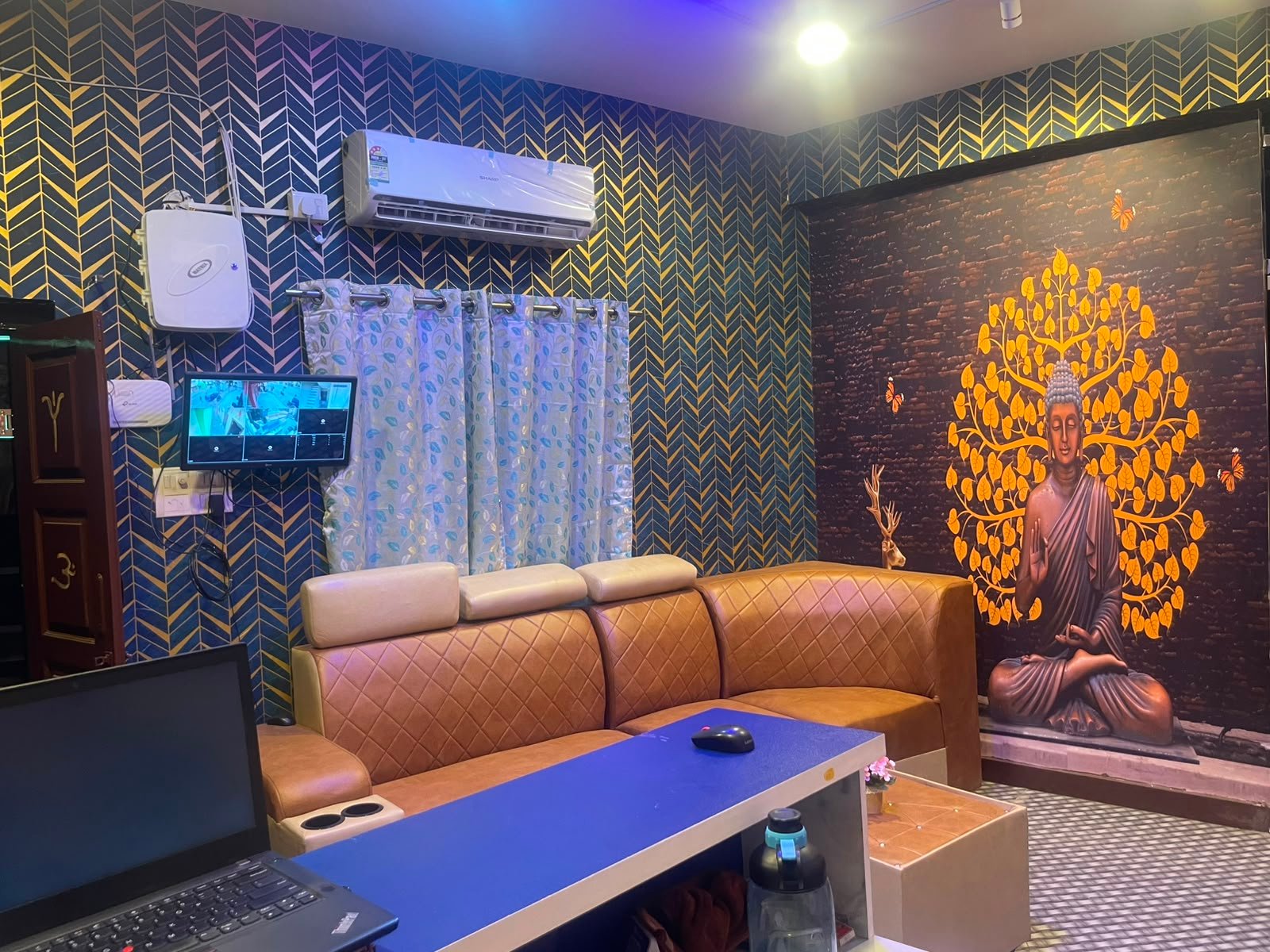 Aromatherapy and decor detail at Ayora Wellness Spa